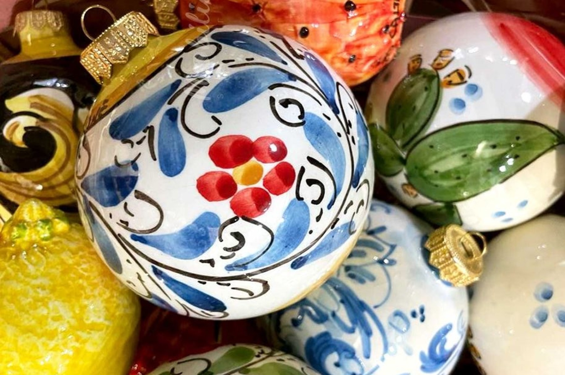 Boules de Noël décorées